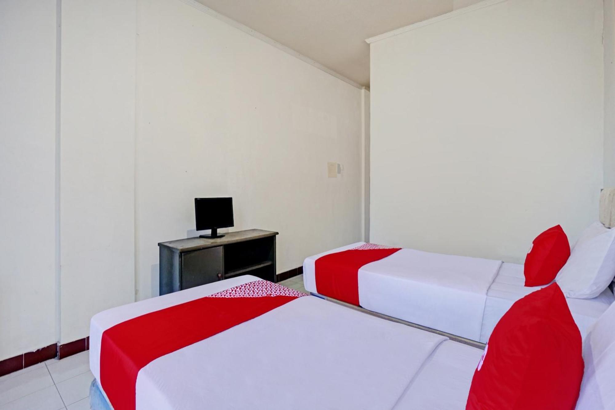 Oyo 90028 Hotel Victory باتو المظهر الخارجي الصورة